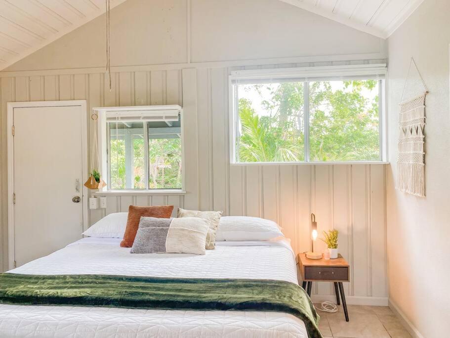 Monstera Bungalow, Spacious, King Bed, Big Kitchen Кио Экстерьер фото